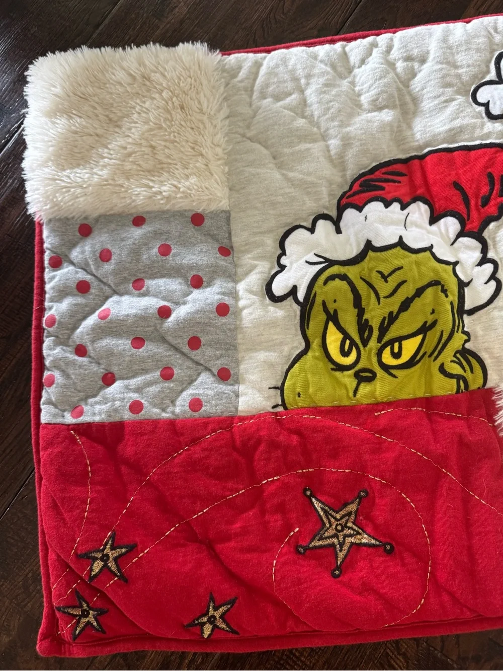 PB TEEN Dr. Seuss Christmas Grinch Patchwork Quilt and Sham Full/Queen